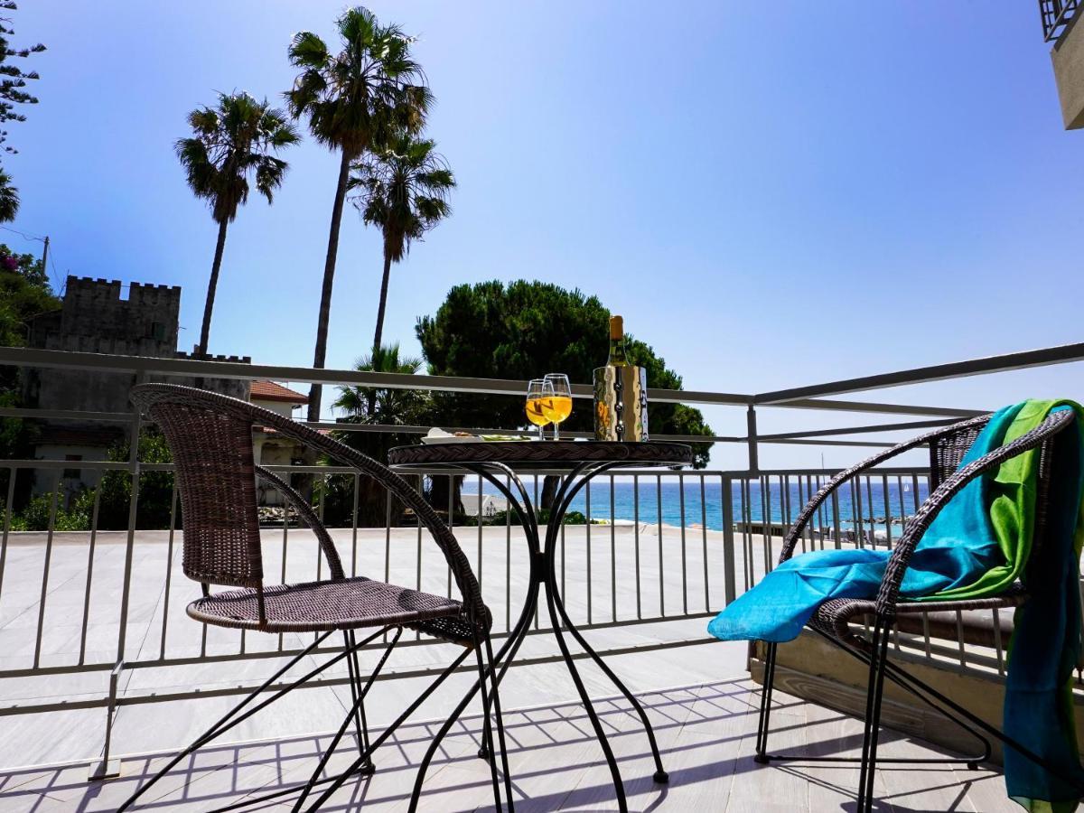 Sole Mare Hotel Ventimiglia Bagian luar foto