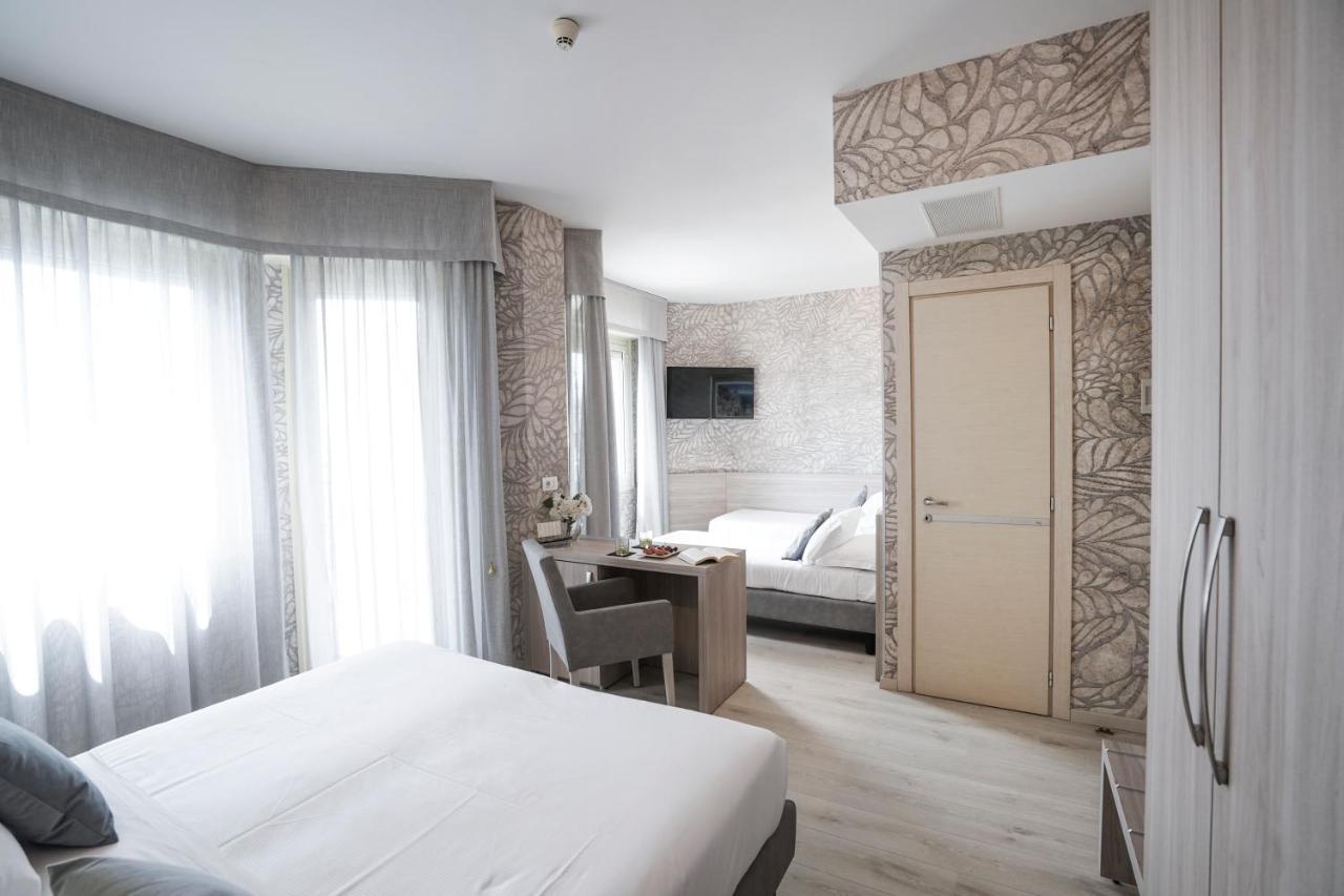 Sole Mare Hotel Ventimiglia Bagian luar foto