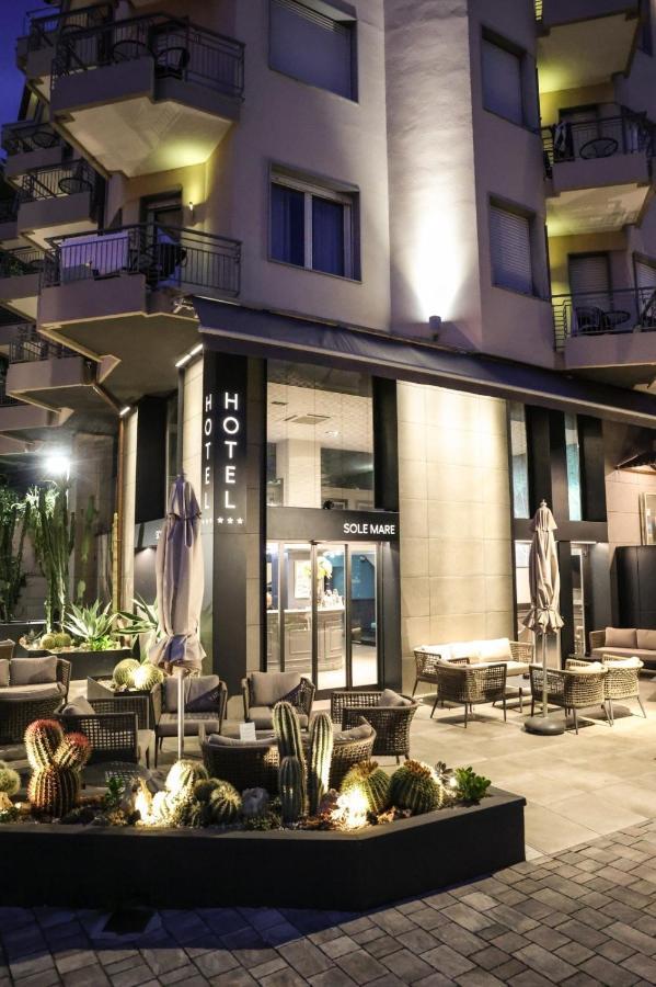 Sole Mare Hotel Ventimiglia Bagian luar foto