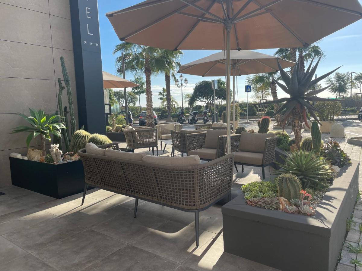 Sole Mare Hotel Ventimiglia Bagian luar foto