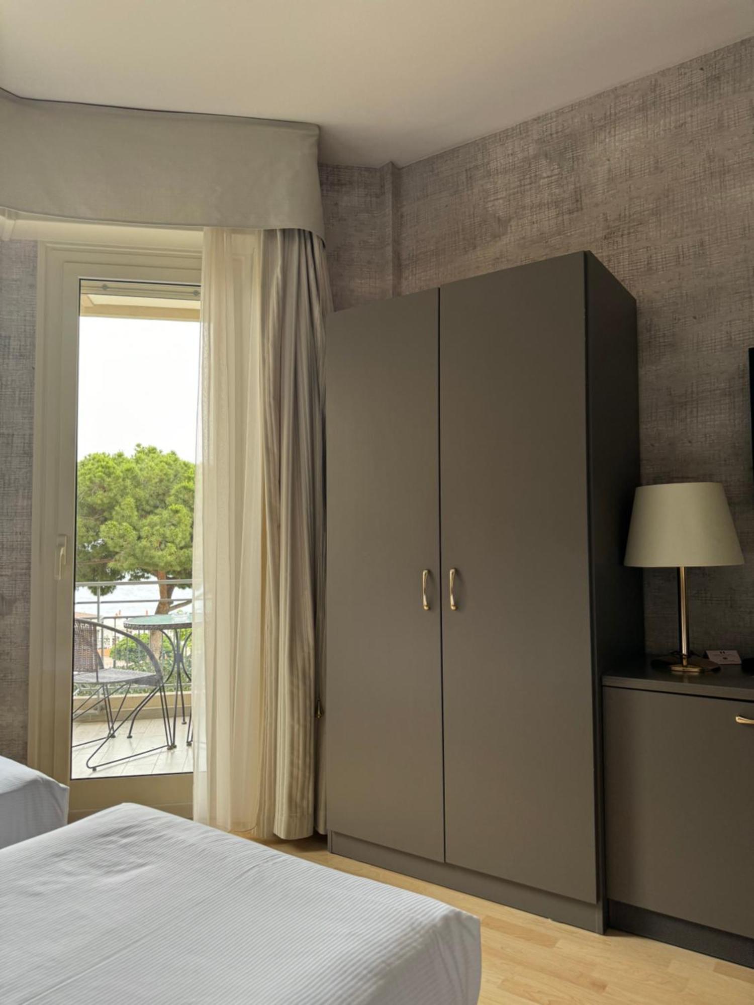 Sole Mare Hotel Ventimiglia Bagian luar foto